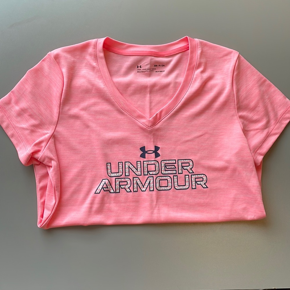 EUC Pink Under Armor Heatgear T-shirt size XS